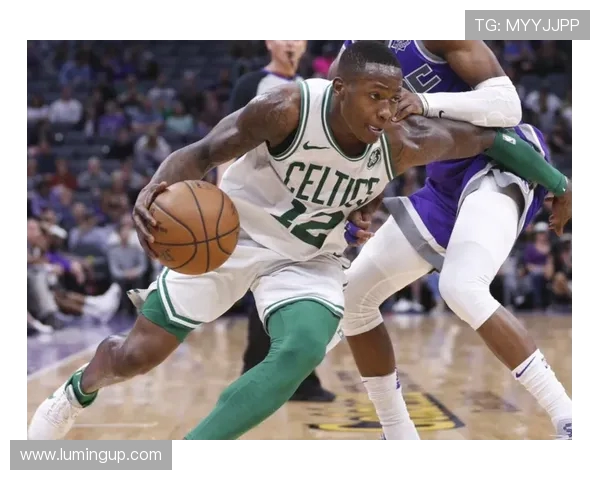 特里罗齐尔的崛起之路:从替补到全能后卫的华丽转身